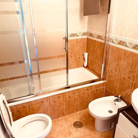 木屋 Spacious On Golf Course 阿尔啼