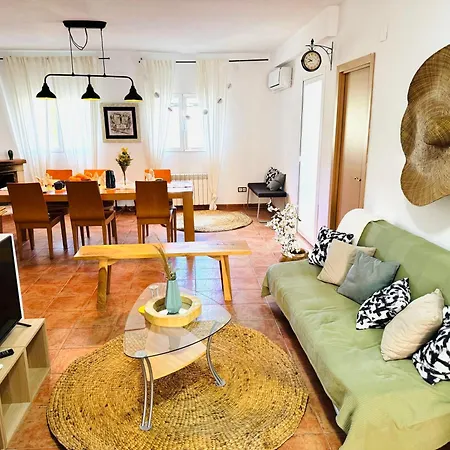 木屋 Spacious On Golf Course